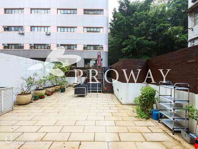 Sai Ying Pun - Tung Cheung Building 02