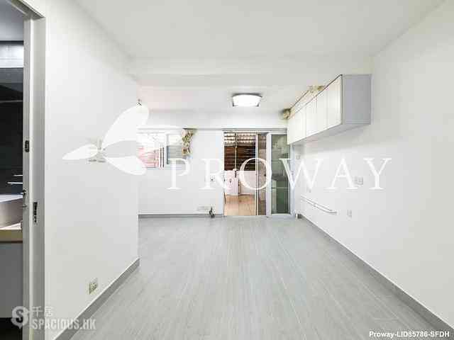 Sai Ying Pun - Tung Cheung Building 06