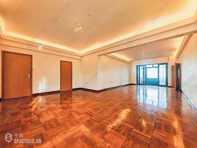 The Peak - Vivian Court 02