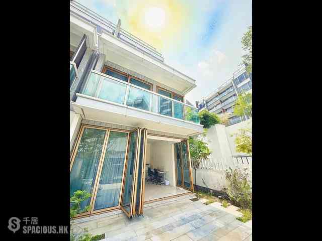 Clear Water Bay - Mount Pavilia 01