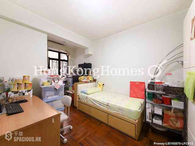 Mid Levels West - Hing Wah Mansion 04