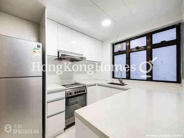 Happy Valley - Antonia House 08