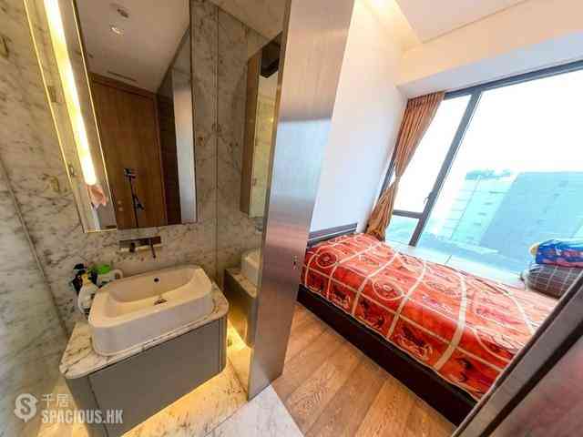 Wan Chai - The Gloucester 10