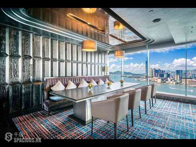 Wan Chai - The Gloucester 17