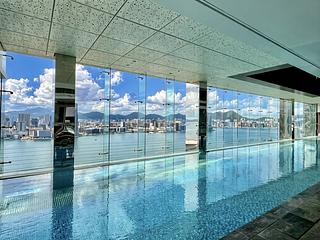 Wan Chai - The Gloucester 18