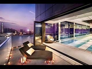 Wan Chai - The Gloucester 21