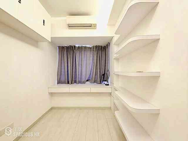 Sai Ying Pun - The Nova 12