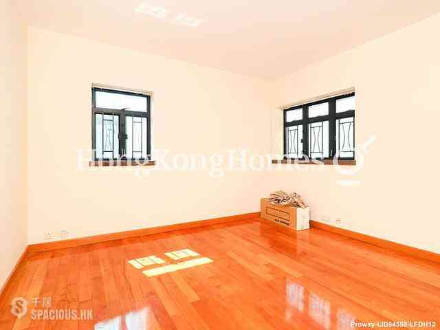 Pok Fu Lam - Bisney Villas 04