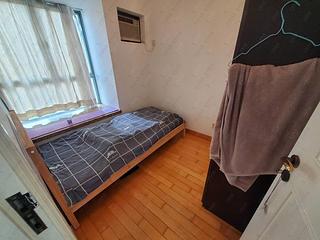 Sheung Wan - Queen's Terrace Block 1 02