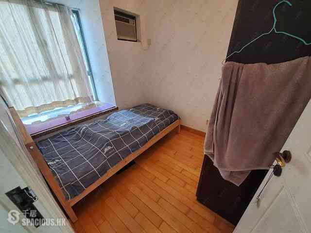 Sheung Wan - Queen's Terrace Block 1 02