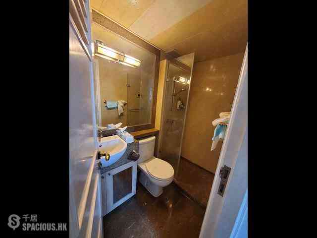 Sheung Wan - Queen's Terrace Block 1 05