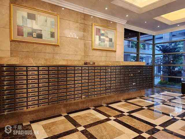 Sheung Wan - Queen's Terrace Block 1 07