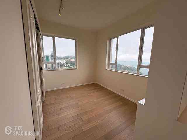 The Peak - Vivian Court 10