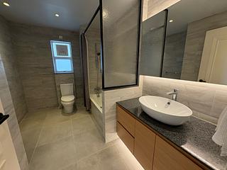 The Peak - Vivian Court 11