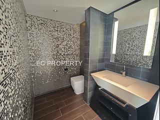 Repulse Bay - The Lily 20