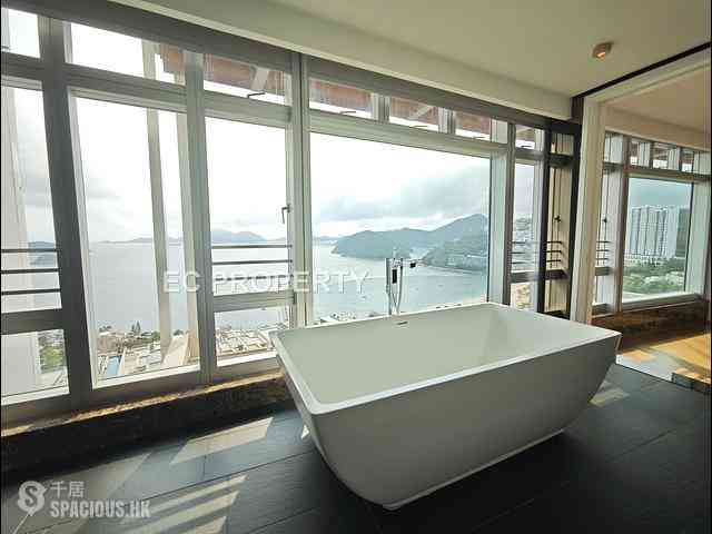 Repulse Bay - The Lily 13