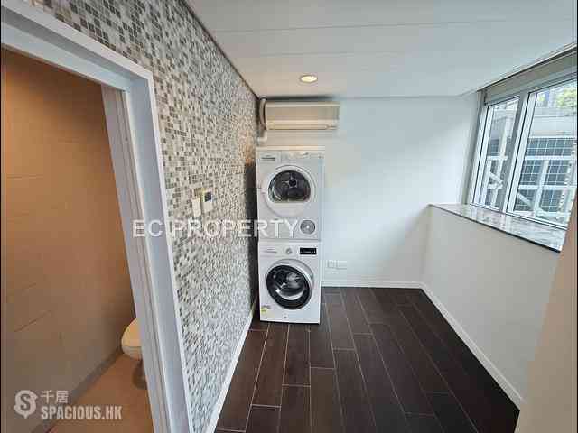 Repulse Bay - The Lily 24