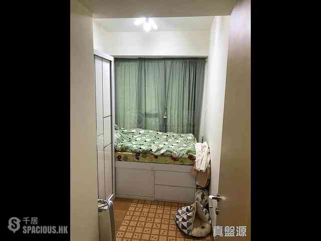 Tseung Kwan O - The Papillons Block 1 02
