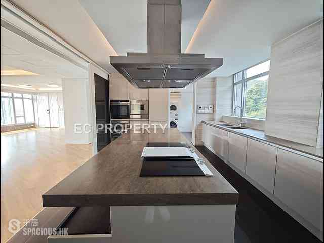 Repulse Bay - The Lily 10