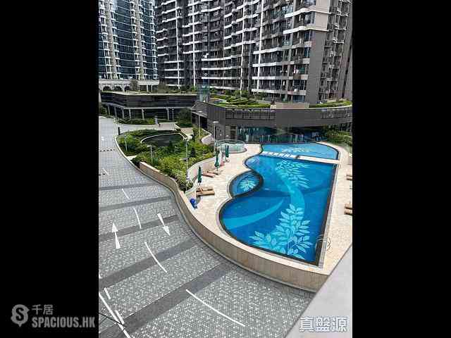 Tseung Kwan O - The Papillons 01