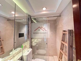 Wan Chai - The Avenue Phase 1 Block 5 02