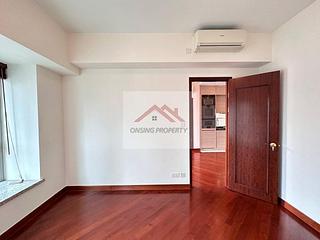 Wan Chai - The Avenue Phase 1 Block 5 03