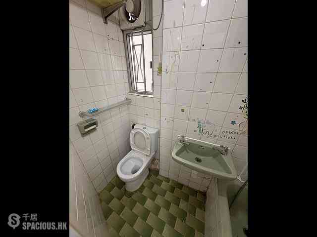 Sai Ying Pun - Fuk Shing Building 10