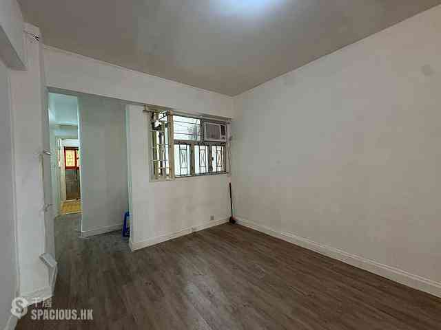 Sai Ying Pun - Fuk Shing Building 11