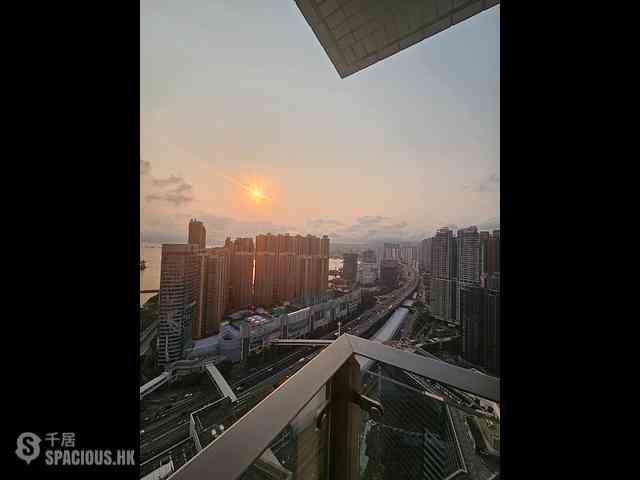 Tai Kok Tsui - Florient Rise 05