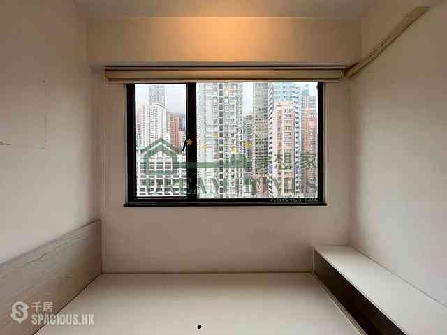 Sai Ying Pun - Tung Cheung Building 05