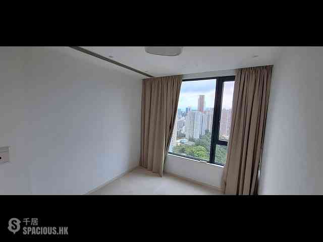 Happy Valley - The Colonnade 08