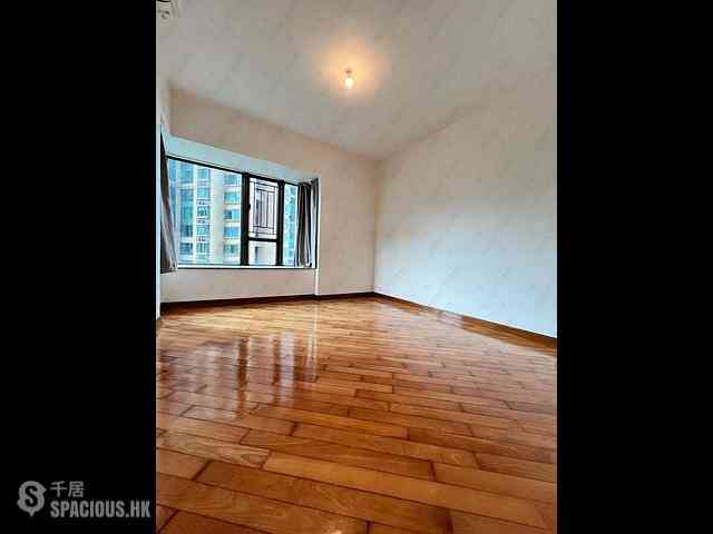 Shek Tong Tsui - Belcher Court 01