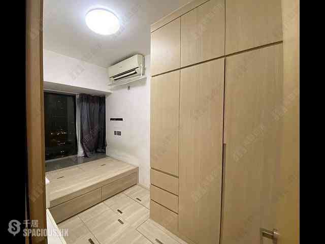 Tai Kok Tsui - Metro Harbour View Phase 2 Block 10 01