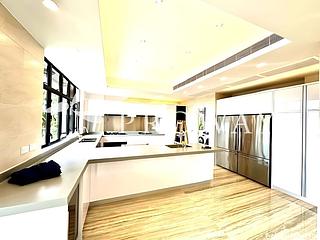 The Peak - 21, Coombe Road 11