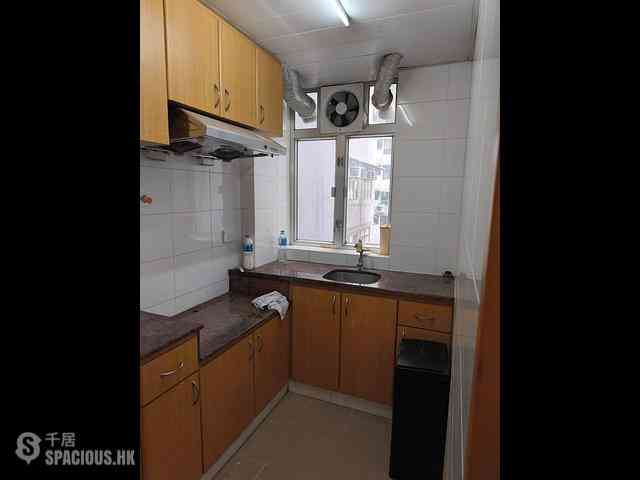 Sheung Wan - HANG LOK BUILDING 02