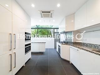 The Peak - Mount Austin Estate 10