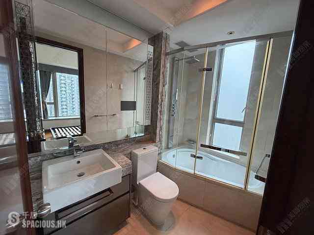 Wan Chai - The Avenue Phase 2 Block 3 16