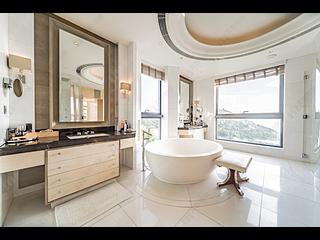 Chung Hom Kok - 44-50, Chung Hom Kok Road 08