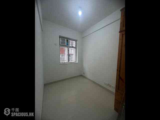 North Point - Tung Po Building 05