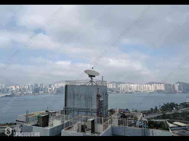 Quarry Bay - Finnie 01