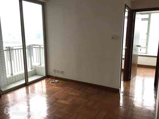 Quarry Bay - Royal Terrace 03
