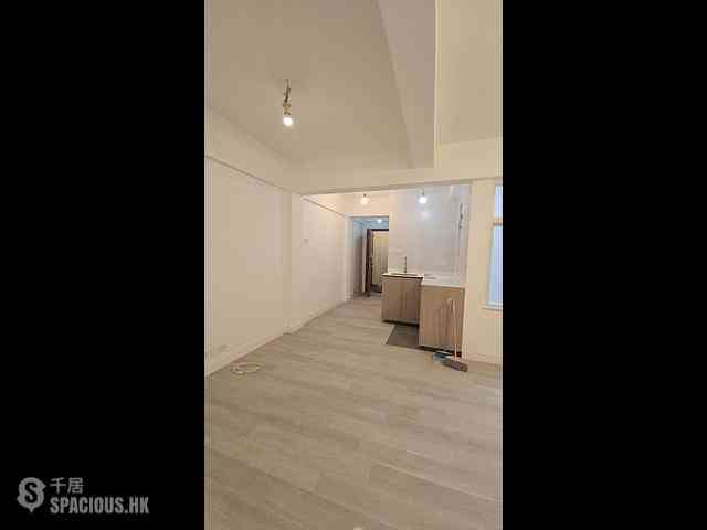 Kennedy Town - Tung Hing Mansion 10