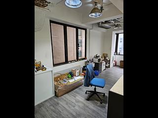 Sheung Wan - Nan Dao Commercial Building 04