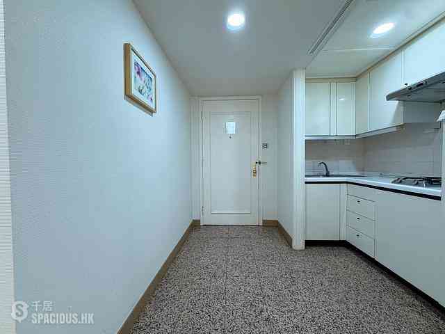 Wan Chai - Convention Plaza Apartments 01
