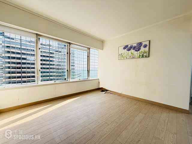 Wan Chai - Convention Plaza Apartments 02