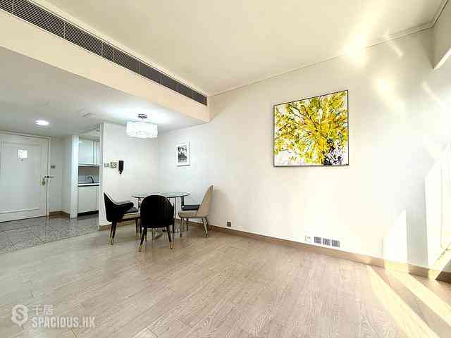 Wan Chai - Convention Plaza Apartments 04