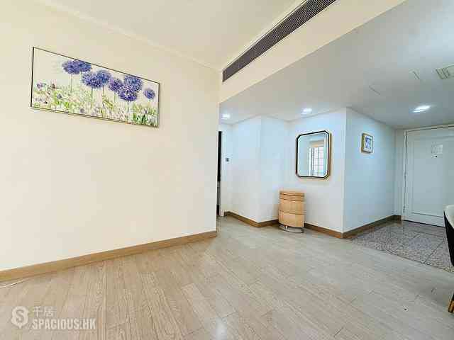 Wan Chai - Convention Plaza Apartments 05
