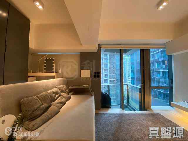 Tseung Kwan O - Twin Peaks Block 2 01