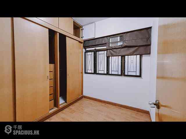 Wan Chai - Man Tung Building 02