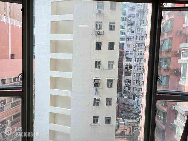 Sheung Wan - Queen's Terrace 02